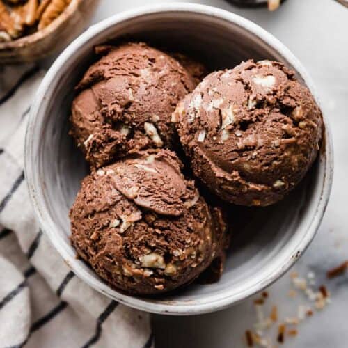chocolate ice cream in bowl

